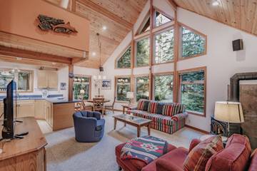 Log Cabin for 6 Guests in Glacier, North Cascades National Park, Picture 3