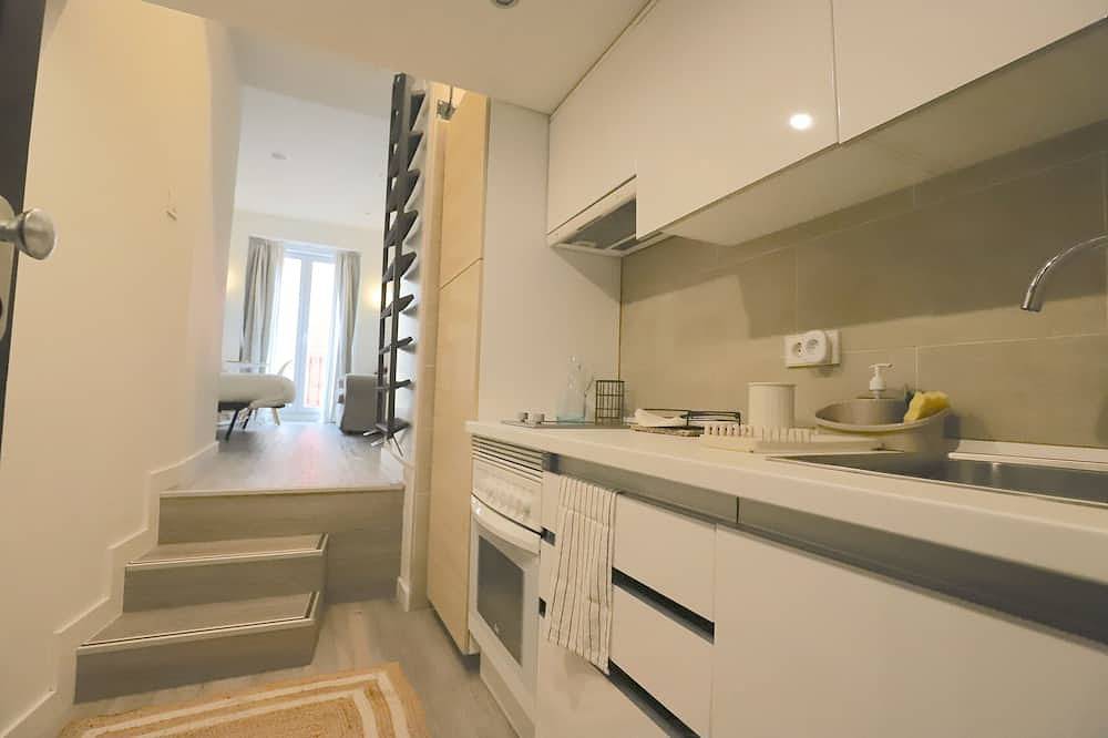 Entire apartment, Bright studio in Malasaña in Centro (Madrid), Madrid