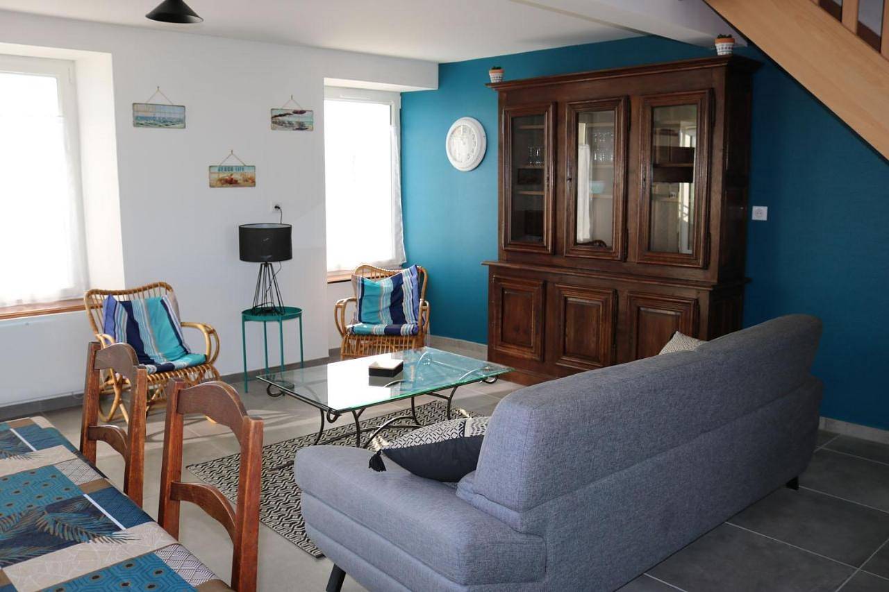 Two-Bedroom House in Bricqueville-sur-Mer, Région de Coutances