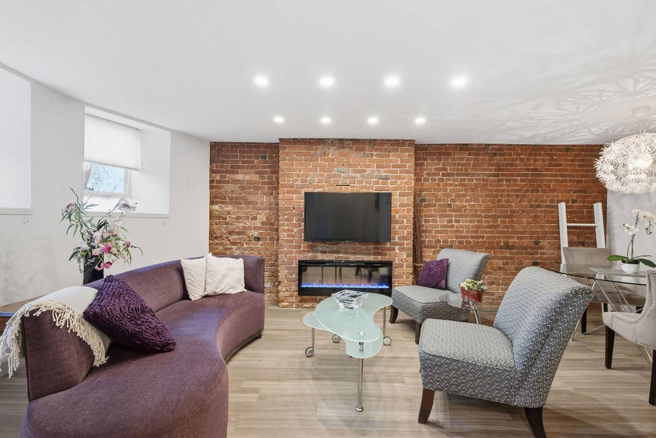 Apartamento inteiro, Modern Heritage Apartment in the Heart of Halifax in Downtown Halifax, Halifax (desambiguação)