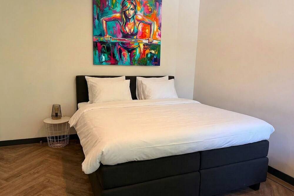 Ganze Wohnung, Gemütlicher Raum in Tilburg mit über 100 Mbps Wlan, Smart Tv und einem privaten Balkon - perfekt zum Arbeiten und Entspannen. in Tilburg, Nordbrabant
