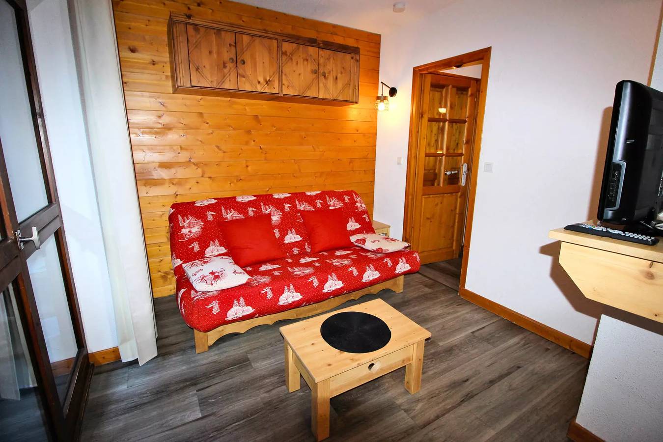 Gehele studio, Ca27Fb-Campanules in La Norma, Villarodin-Bourget