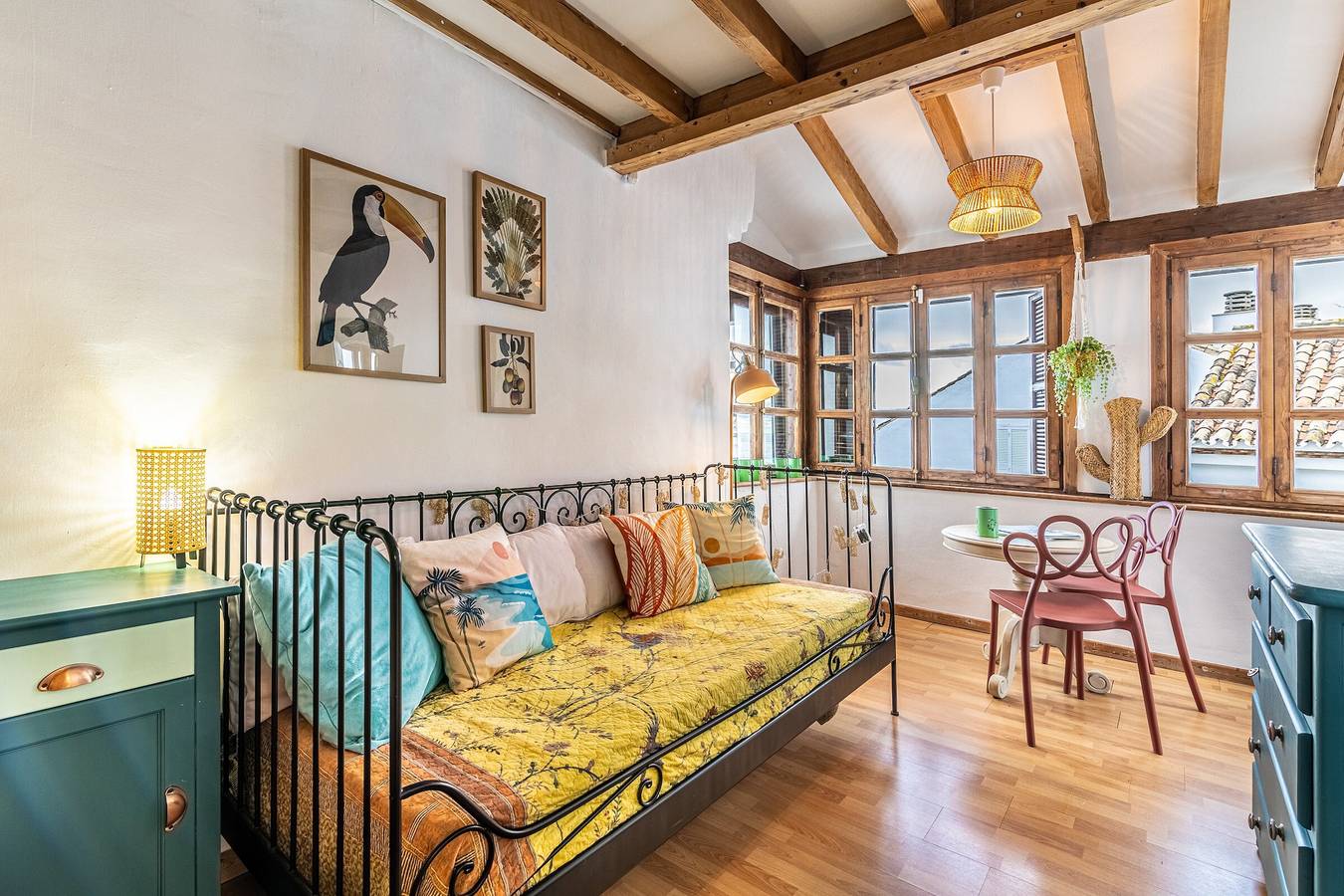 Beachfront Boho-Chic I – Stilvolles Haus direkt am Meer in Playa de Guadalobon, Estepona