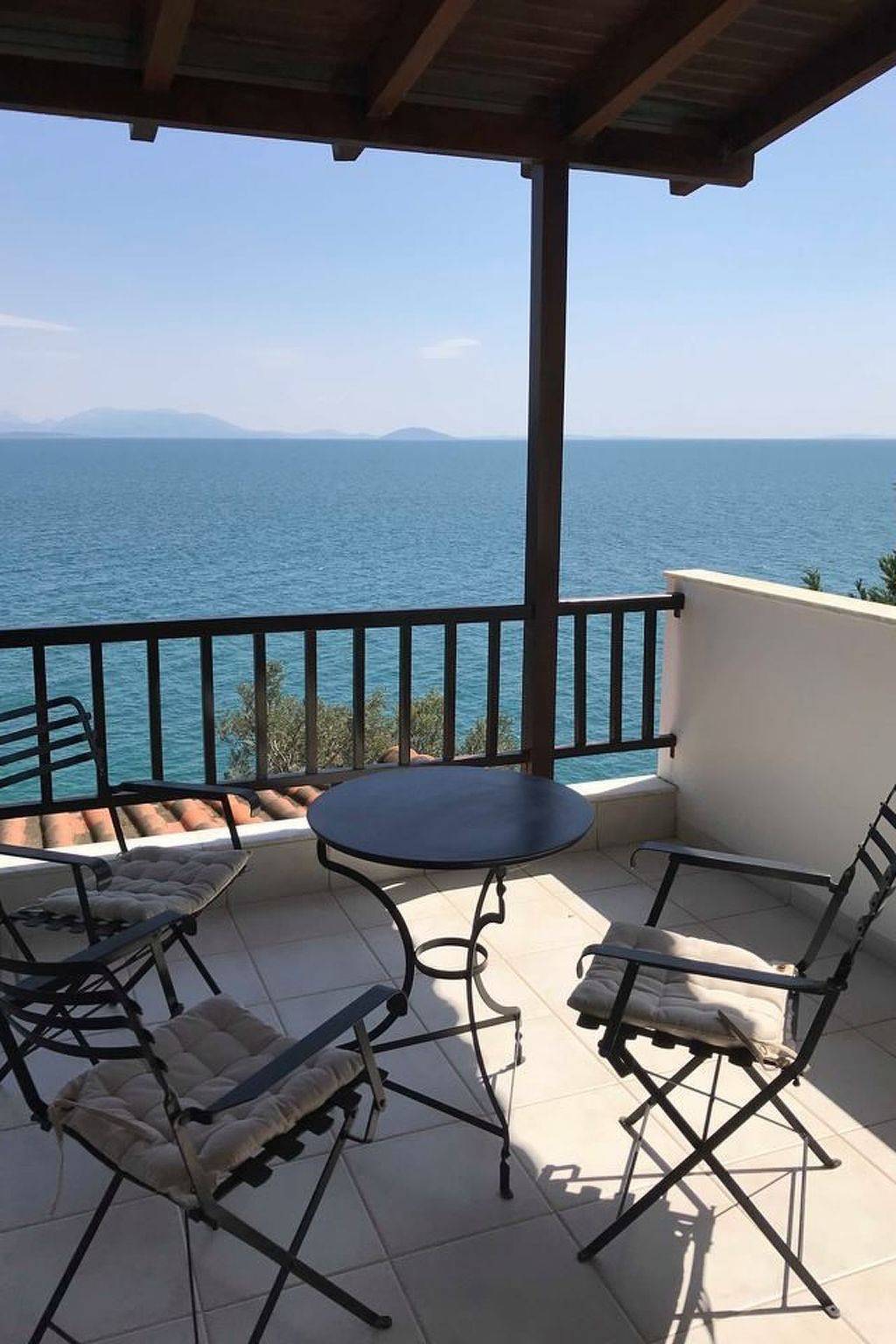 Geräumiges Ferienhaus in Chania mit Meerblick in Xiropigado, Kynouria