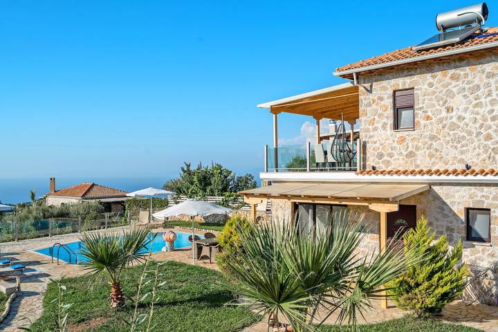 Vacation rental for 6 people, with Balcony and Yard in Lefkada