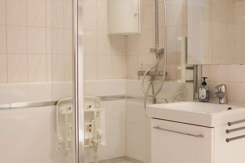 Appartement entier, Studio lumineux et agréable proche du centre-ville in Bagnolet, Seine-Saint-Denis