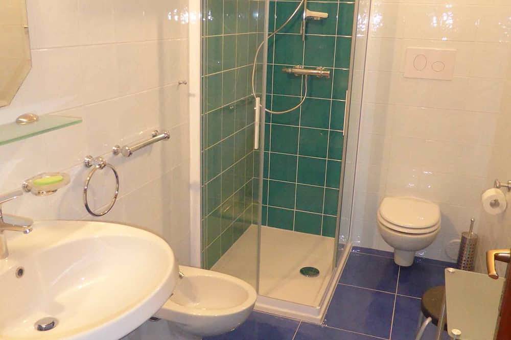 Haus im paradiesischen Garten oberhalb v. Gargnano für Individualisten u. Kinder in Gargnano, Gardasee-Berge