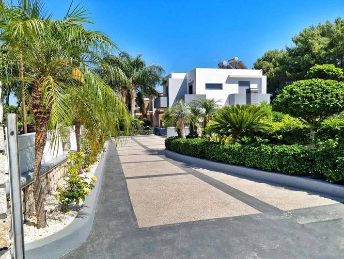 Villa for 5 personer, med hage og jacuzzi - 1