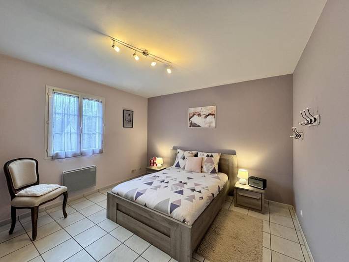 Location de vacances pour 6 personnes, avec vue ainsi que piscine et jardin à Sillé-le-Philippe - 4