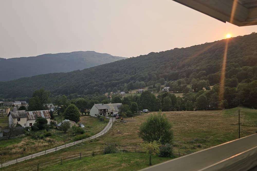 Entire apartment, Appt T3 for 4pers near La Mongie 56m2 in secure residence in Campan, Pyrenees National Park