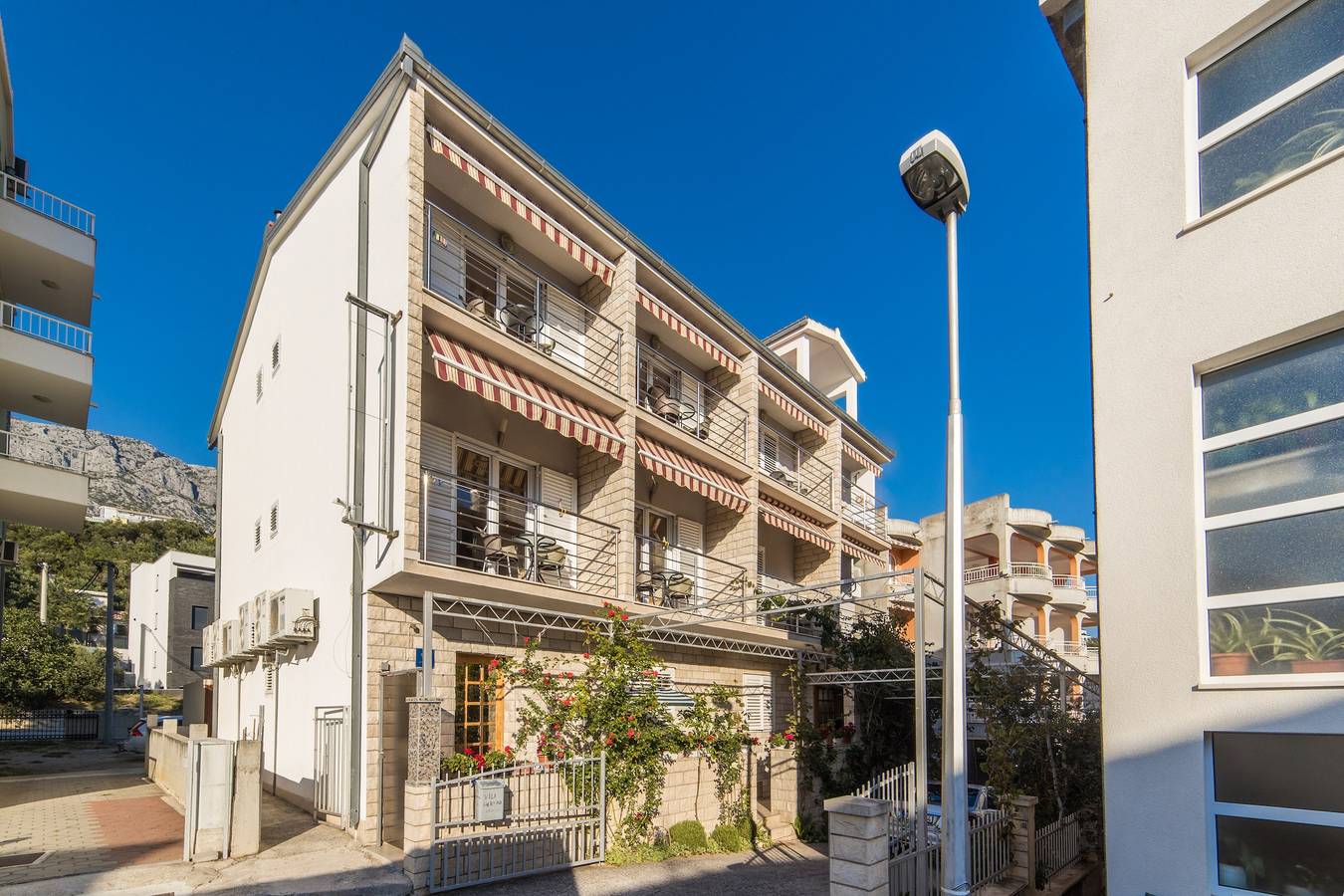 Ganze Wohnung, Studio Appartement mit Terrasse und Meerblick Tucepi, Makarska As-22384-a in Tucepi, Makarska Riviera