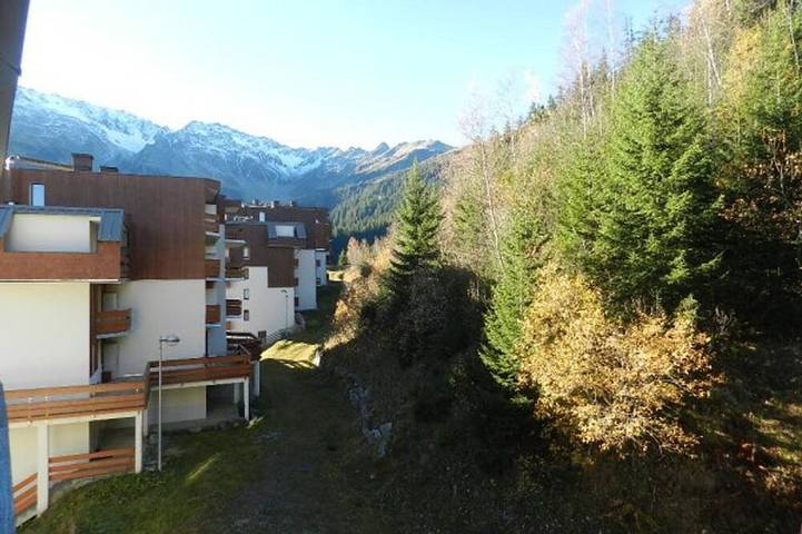 Ganze Wohnung, Studio-Kabine in Le Pleynet mit Balkon, nahe den Pisten in La Ferrière, Le Pleynet