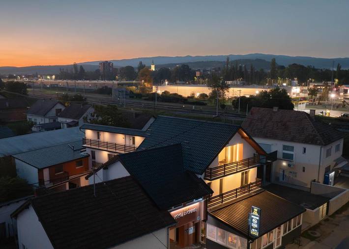 Gîte pour 2 personnes, avec balcon dans Nova Gradiska