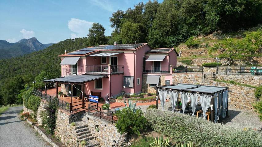 Pension voor 2 personen, with Terras and Tuin as well as Uitzicht in Casarza Ligure