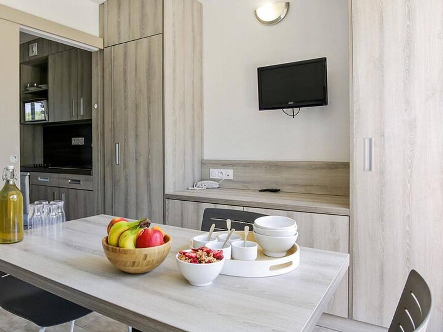 Pierre & Vacances Résidence La Corniche d'Or - Appartement 4 personnes - 1 chambre - Vue jardin in Saint-Raphaël, Massif de l'Esterel