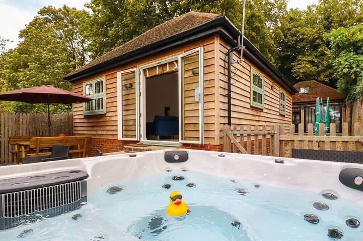 Gîte pour 6 personnes, avec Jacuzzi et Jardin