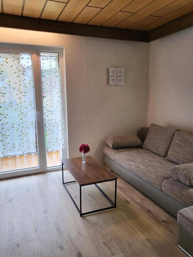 Ganze Wohnung, Three-Bedroom Apartment with View in Sulzfeld, Rhön-Bayern