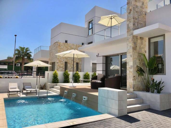 Chalet para 6 personas, con vistas además de piscina y jardín - 1