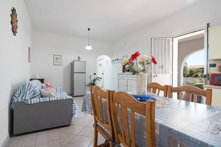 Casa vacanze 'Villa Sa Mela 28' con Wi-Fi, terrazza privata e giardino in Cala Liberotto, Orosei