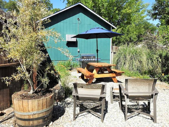Vacation rental for 6 people, with yard in Murphys