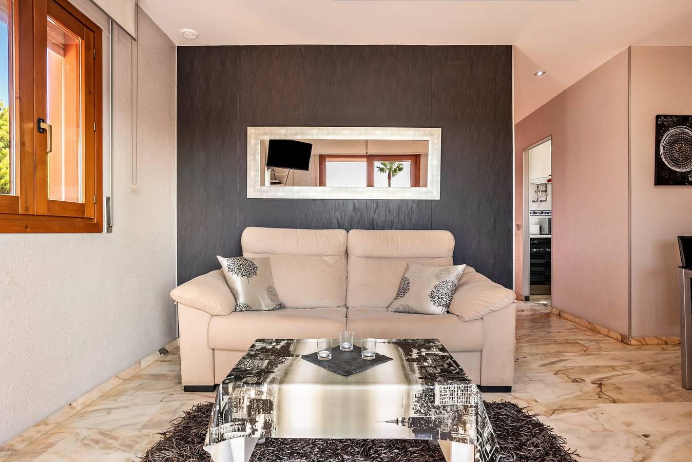 Apartamento entero, Apartamento "Ático Novo Sancti" con vistas a la montaña, piscina compartida y Wi-Fi in Novo Sancti Petri, Chiclana de la Frontera