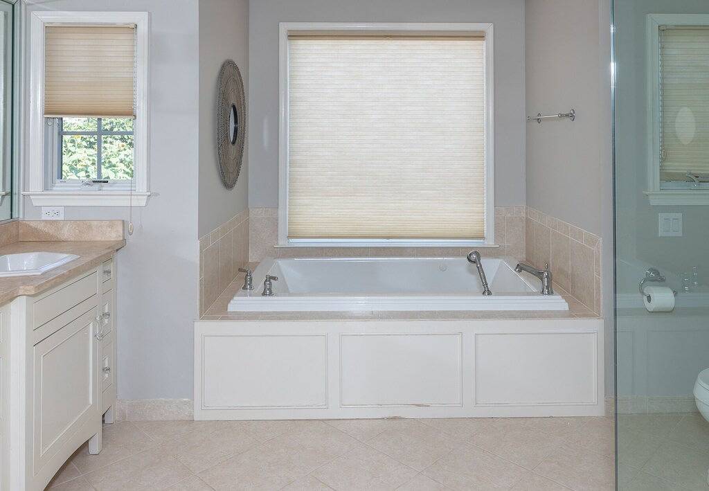 Charming 3 Br North End Beach Cottage One Block to the Beach - Private Parking + Private Backyard in Virginia Beach