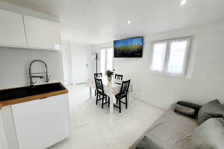 Magnificent maisonnette with private pool, 25min from beaches, 5 minutes from Montpellier in Juvignac, Costa mediterránea (Francia)