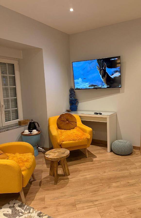 Appartement de vacances entier, Chambre Privée La Valette avec salle de bain in Domagné, Fougères-Vitré