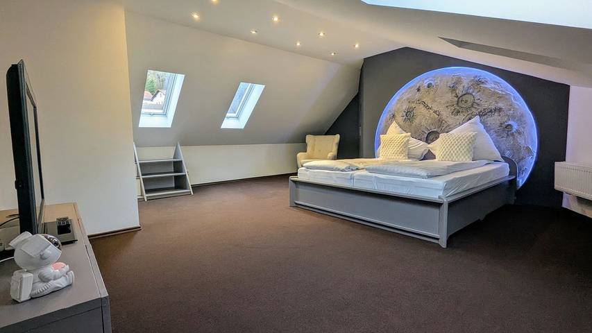 Ferienwohnung für 3 Personen, mit Balkon und Whirlpool sowie Sauna und Garten in Rhön-Bayern - 2