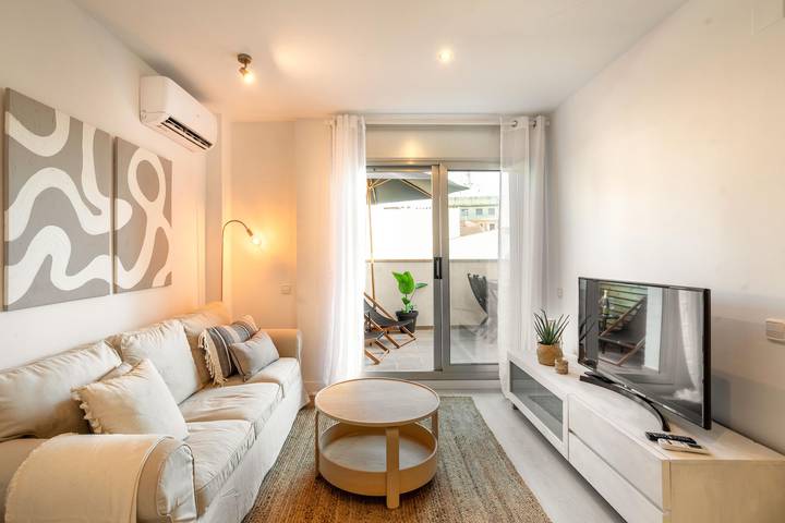 Ferienwohnung für 2 Personen, mit Balkon und Terrasse sowie Ausblick in Mataró