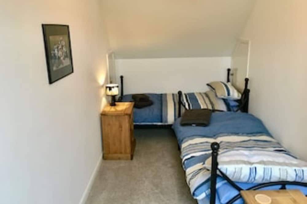 Beautifully converted stone cottage in the heart of the Isle of Wight 773 in Shalfleet, Isle of Wight