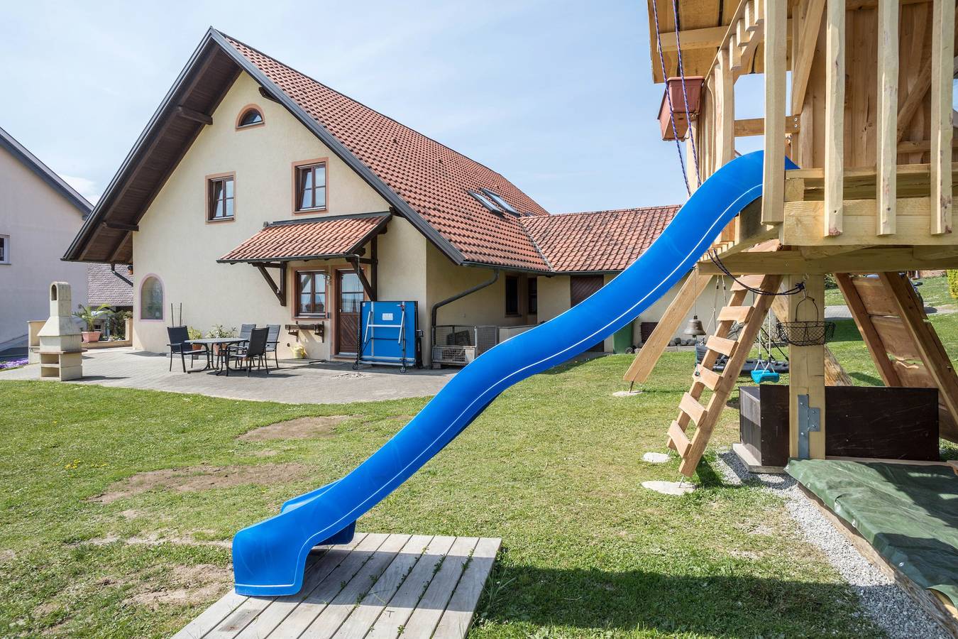 Apartamento entero, Apartamento "Heimpel" con vistas al lago y a la montaña, Wi-Fi y balcón in Kressbronn, Region Bodensee-Oberschwaben