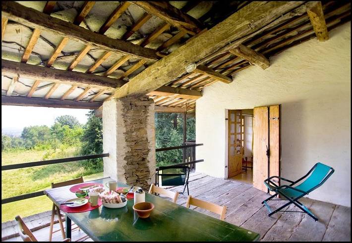 Appartement de vacances pour 6 personnes, avec Balcon et Terrasse ainsi que Jardin et Piscine à Villar Pellice
