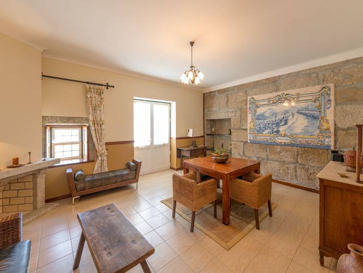 Location de vacances pour 4 personnes, avec Terrasse ainsi que Jardin et Piscine à Vila Flor