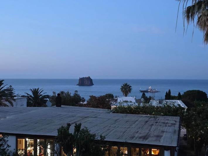 Location de vacances pour 2 personnes, avec jardin et terrasse dans Stromboli - 4