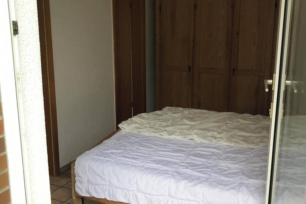 Strandnaher Bungalow in Schillig mit Garten, drei Schlafzimmern, zwei Bädern, bis zu drei Stellplätzen und hundefreundlicher Ausstattung – ideal für Familien und Freunde. in Schillig Strand, Wangerland