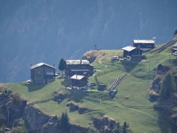 Cottage pour 2 personnes, avec balcon et jardin dans Grachen