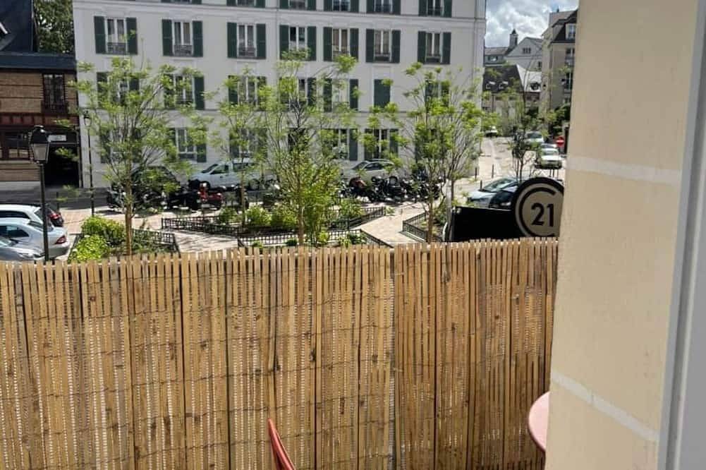 Ganze Wohnung, Studio Saint-Germain-en-Laye -Rer A- Near Paris in Saint-Germain-en-Laye, Yvelines