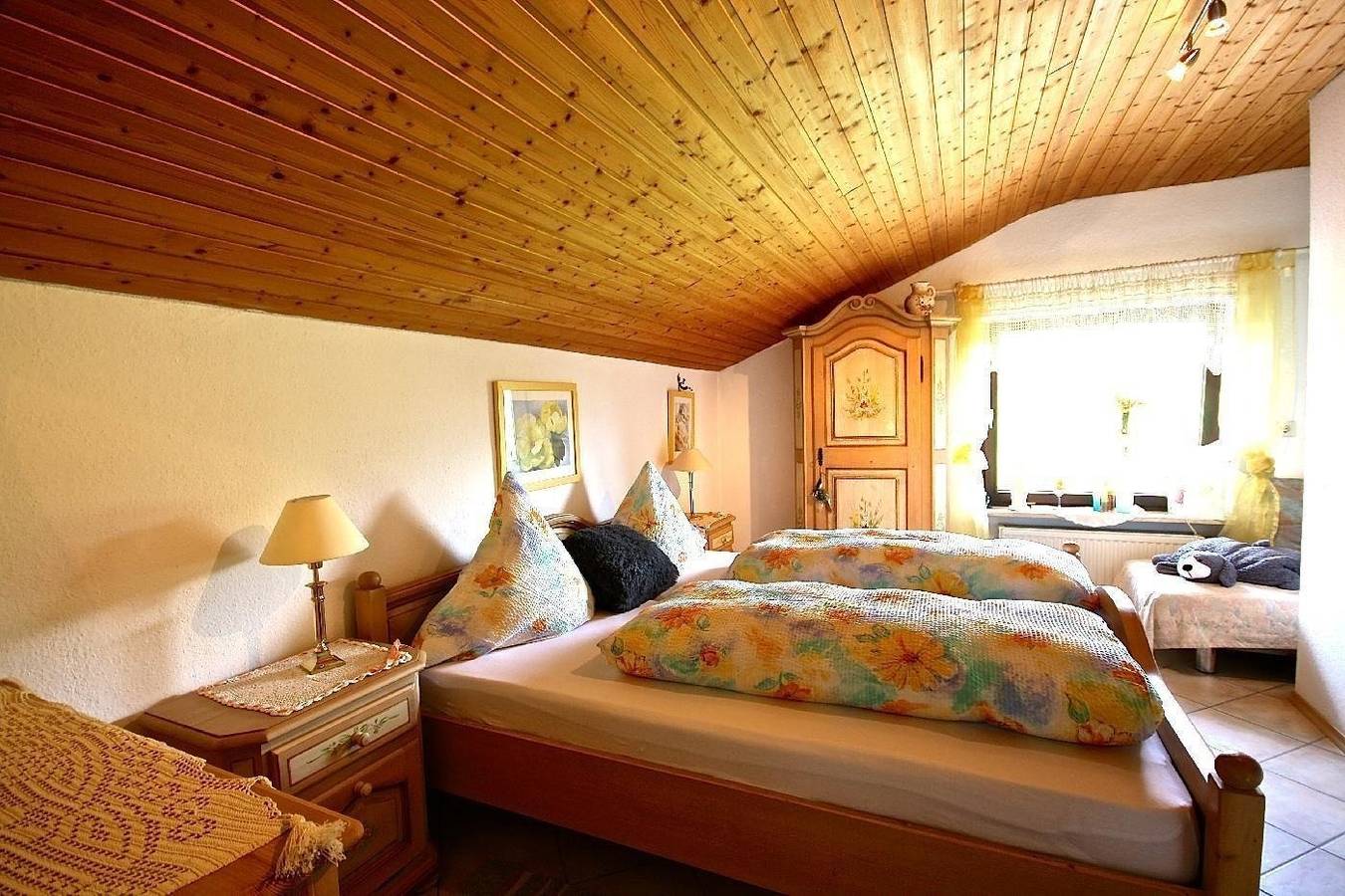 Ganze Ferienwohnung, Ferienhaus Holzapfel - Ferienwohnung Sonnenwiese in Geiersthal, Ostbayern