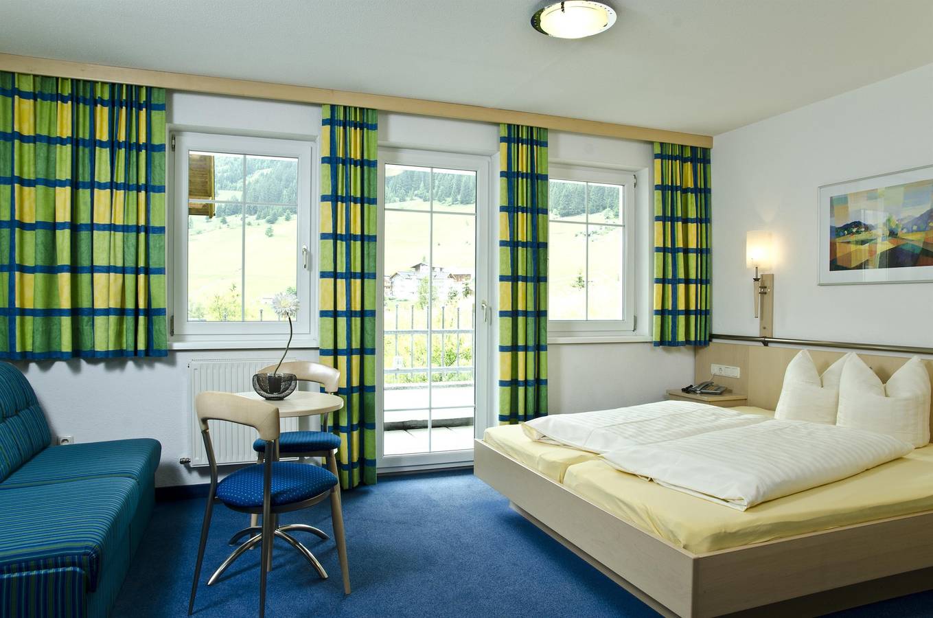 Ganze Ferienwohnung, Doppelzimmer Classic mit Balkon in Ischgl, Verwall