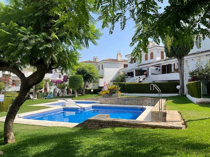 Apartamento de vacaciones para 8 personas, con jardín y piscina - 1