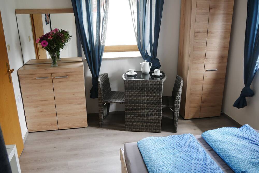 Ganze Wohnung, Gepflegte Ferienwohnung für 5 Personen im Idyllischen Möhren in Treuchtlingen, Frankenalb