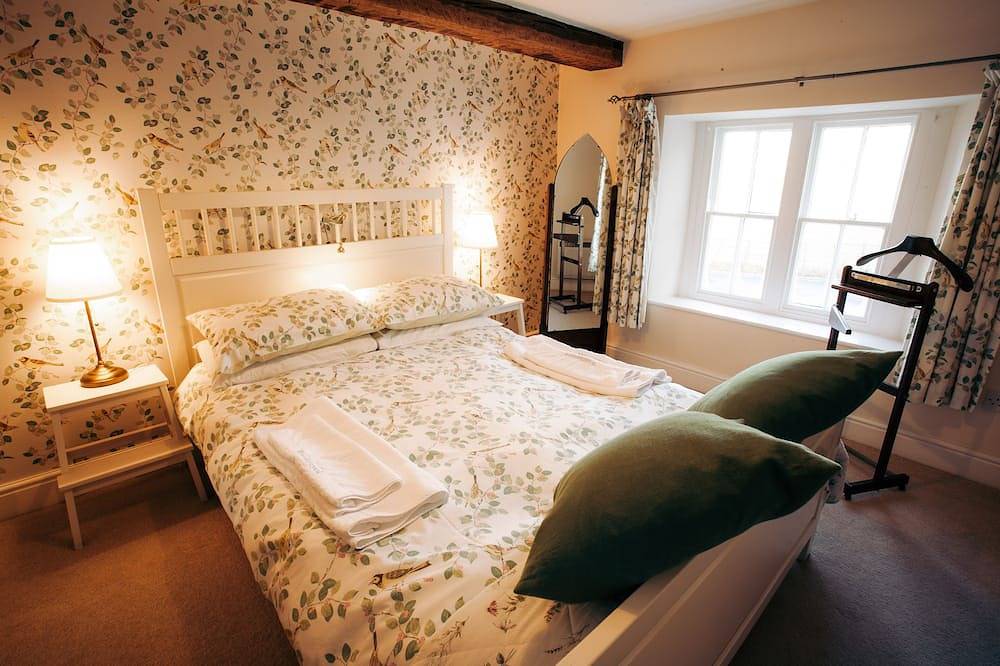Luxurious Cottage with Hot Tub. 19 miles from Windermere. in Yorkshire Dales National Park