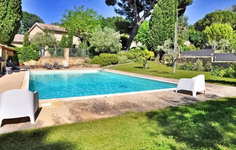 Acogedor 70m Apt con sala de juegos, estacionamiento, piscina - 400m de la ciudad in Saint-Roman-de-Malegarde, Vaucluse