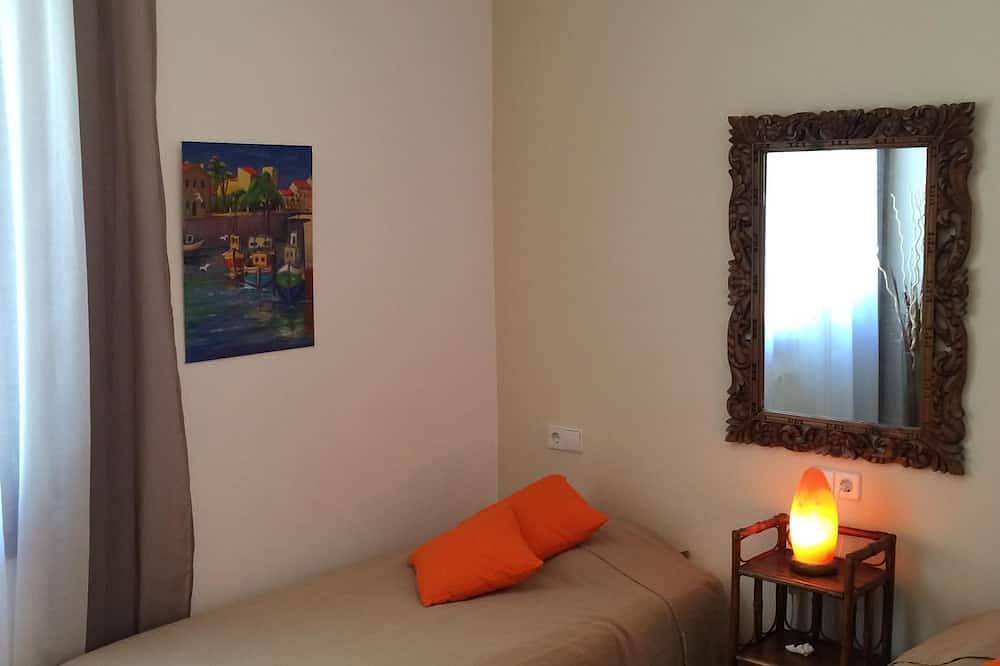 Stehend Villa Roses im Park, privatem Pool, ruhig, alle Dienste in Pau (Spanien), Oberampurien