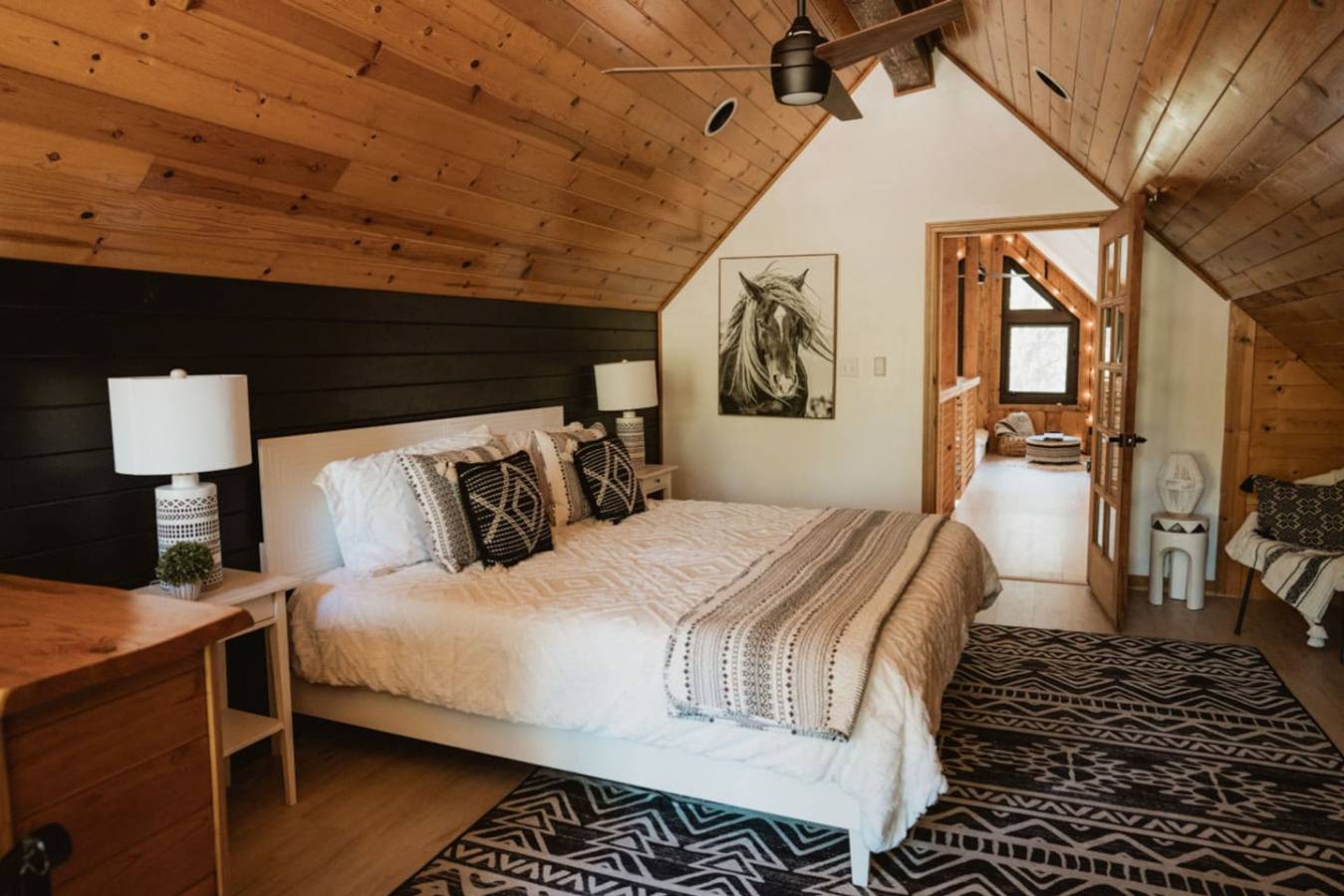 Romantic Forest *Lovers Nest* by Casa Oso in Mariposa County