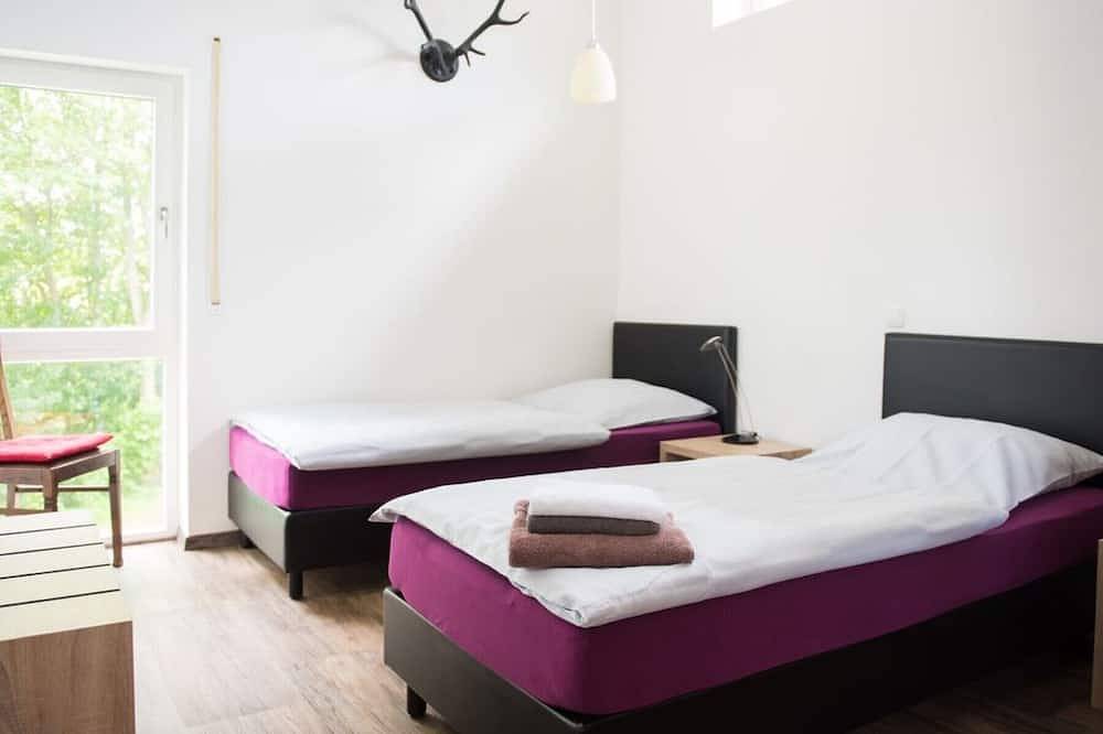 Ganze Wohnung, Ferienhof - Weites - Land, große Fewo mit Terrasse, Garten und Kinderspielplatz in Stadtkyll, Rureifel (Nordrhein-westfalen)
