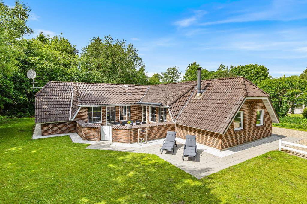 Holiday home for 10 people with pool and sauna in Jegum Ferieland in Jegum, Jegum Ferieland
