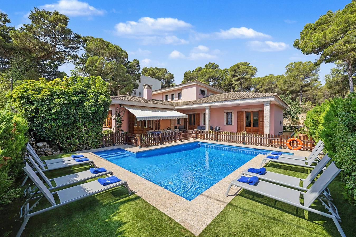 Villa Damar mit Pool, Garten, Terrasse, Balkon, Klimaanlage und Wlan in Can Picafort, Santa Margalida