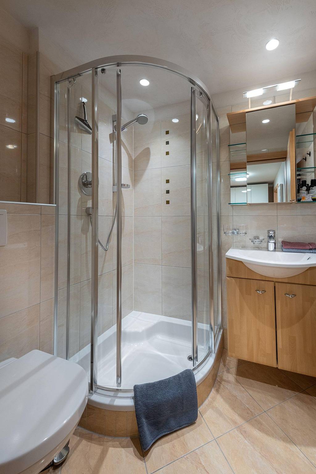 Ganze Ferienwohnung, Apartment Lebensfreude 12 (2 Nächte) in Pertisau, Eben am Achensee